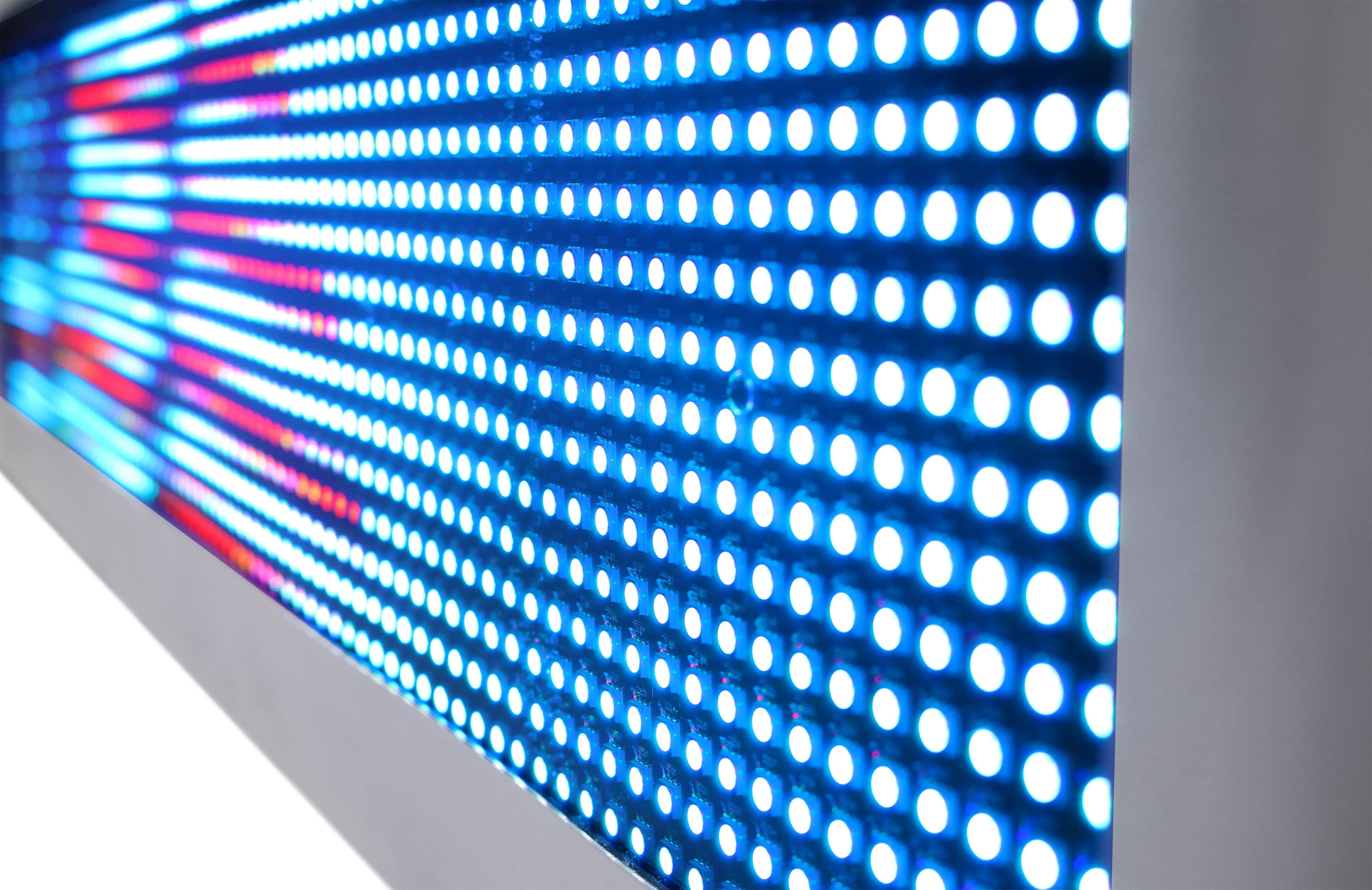 SB600_LED-Close-Up-3.jpg